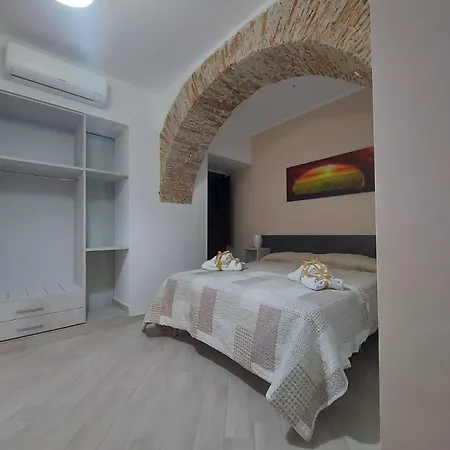 Kalgheros Luxury Affittacamere 3*